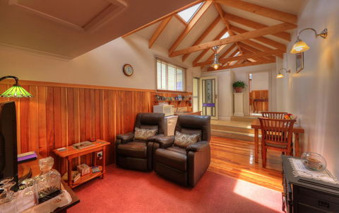 Ellie\'s Cottages - Accommodation Directory 10