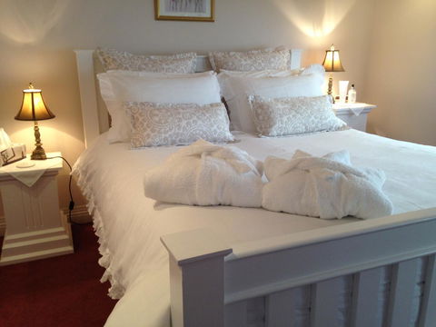 Ellie\'s Cottages - Accommodation Directory 0