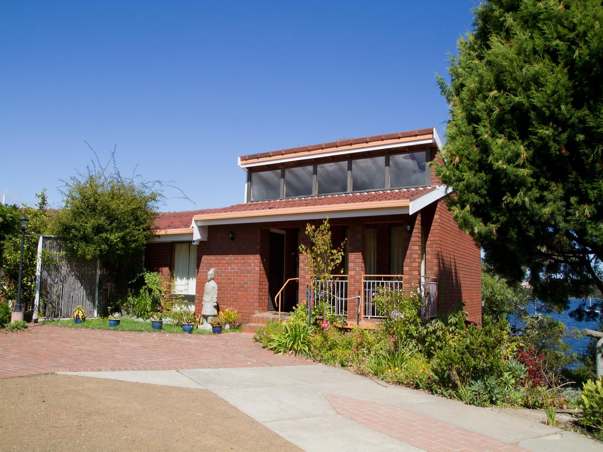 Austins Ferry TAS Accommodation Directory