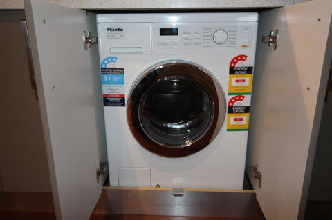 Sunny 3 Bedroom Apartment In Sandy Bay - Accommodation Directory 13