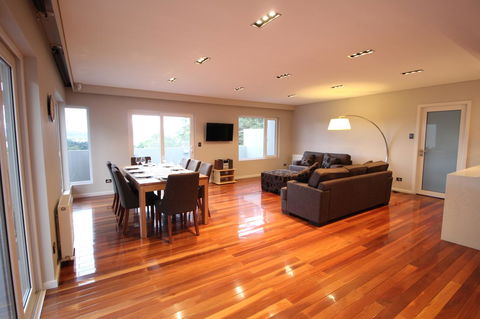 Sunny 3 Bedroom Apartment In Sandy Bay - Accommodation Directory 1