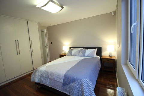 Sunny 3 Bedroom Apartment In Sandy Bay - Accommodation Directory 12