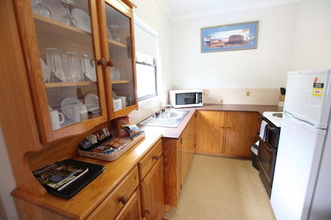 The Fox And Hounds Historic Hotel - Accommodation Directory 4