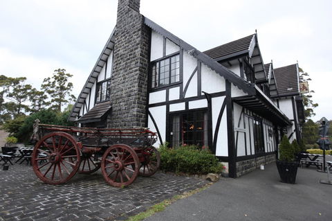 The Fox And Hounds Historic Hotel - Accommodation Directory 26