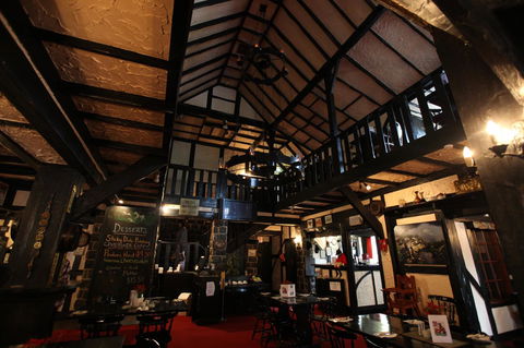 The Fox And Hounds Historic Hotel - Accommodation Directory 36