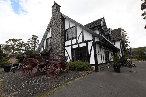 The Fox And Hounds Historic Hotel - Accommodation Directory 32