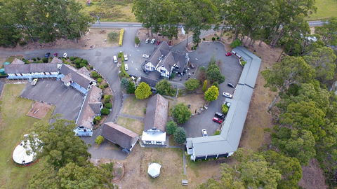 The Fox And Hounds Historic Hotel - Accommodation Directory 2
