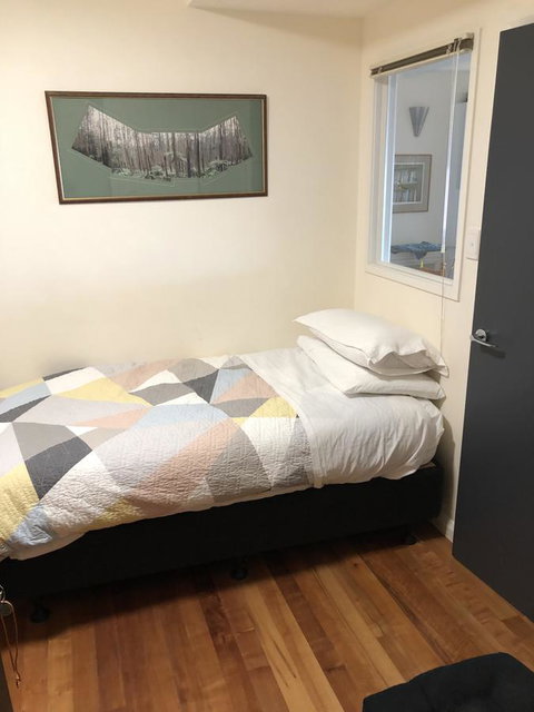 Beachside Taroona With Spa - Accommodation Directory 13