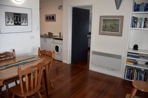 Beachside Taroona With Spa - Accommodation Directory 8