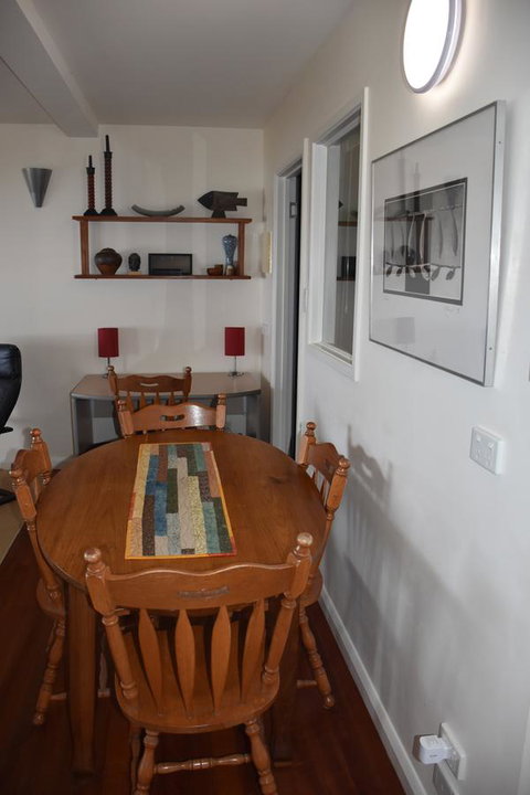Beachside Taroona With Spa - Accommodation Directory 9