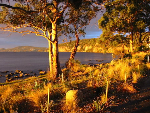 Beachside Taroona With Spa - Accommodation Directory 19