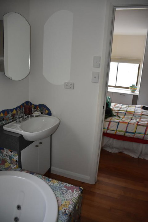 Beachside Taroona With Spa - Accommodation Directory 4