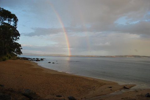 Beachside Taroona With Spa - Accommodation Directory 26