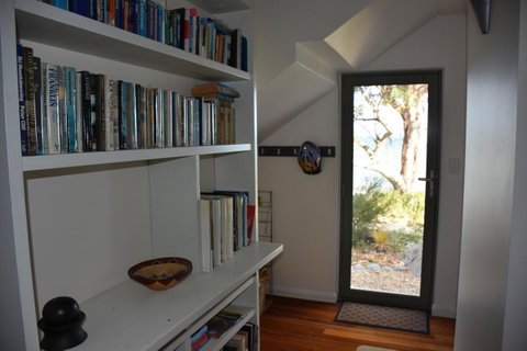 Beachside Taroona With Spa - Accommodation Directory 10