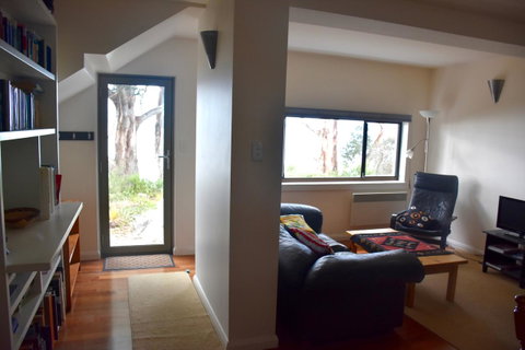 Beachside Taroona With Spa - Accommodation Directory 7