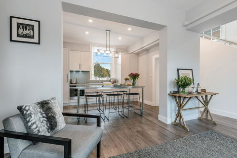 City Retreat Hobart - Accommodation Directory 13