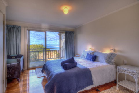 The Strand ~ On The Edge Of The Beach - Accommodation Directory 4