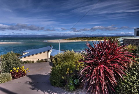 The Strand ~ On The Edge Of The Beach - Accommodation Directory 1