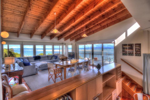 The Strand ~ On The Edge Of The Beach - Accommodation Directory 3