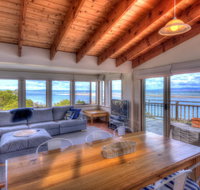 The Strand  On the edge of the beach - Accommodation Directory