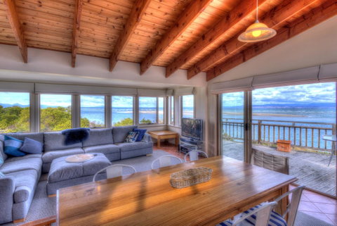 The Strand ~ On The Edge Of The Beach - Accommodation Directory 0