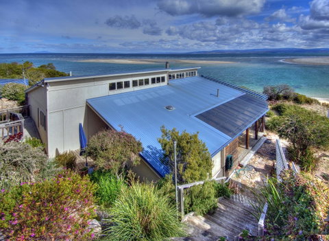 The Strand ~ On The Edge Of The Beach - Accommodation Directory 13