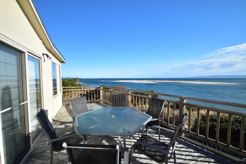 The Strand ~ On The Edge Of The Beach - Accommodation Directory 14