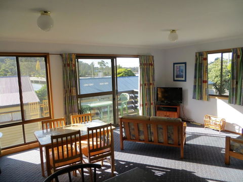 Orford Prosser Holiday Units - Accommodation Directory 13