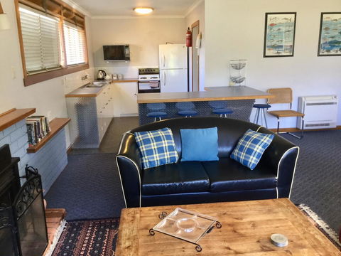 Orford Prosser Holiday Units - Accommodation Directory 3