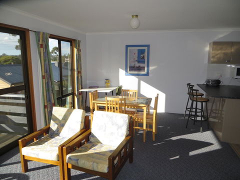 Orford Prosser Holiday Units - Accommodation Directory 5