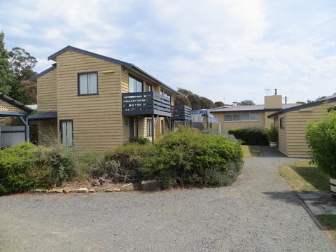 Orford Prosser Holiday Units - Accommodation Directory 8