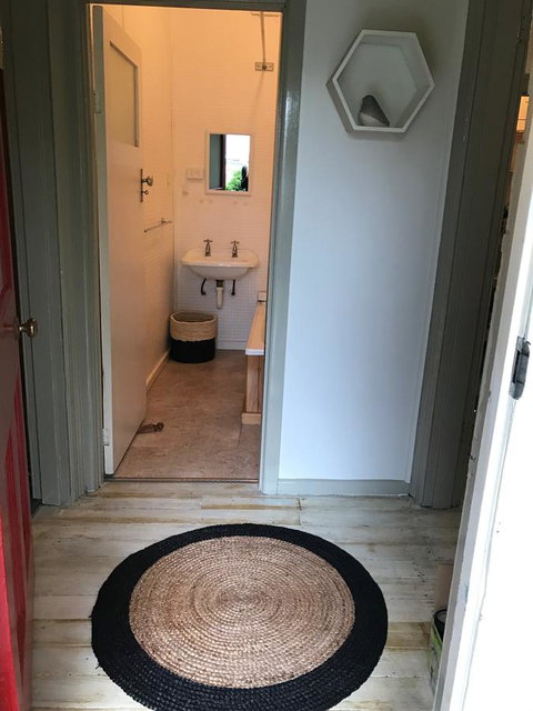 Maple Cottage - Accommodation Directory 27