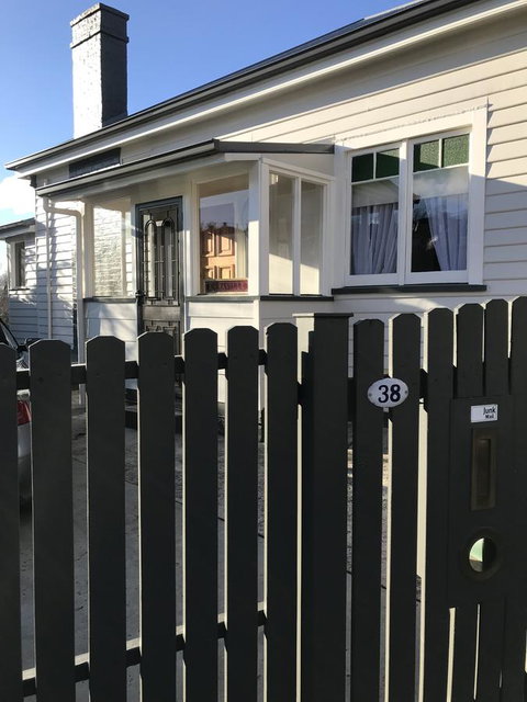 Maple Cottage - Accommodation Directory 2