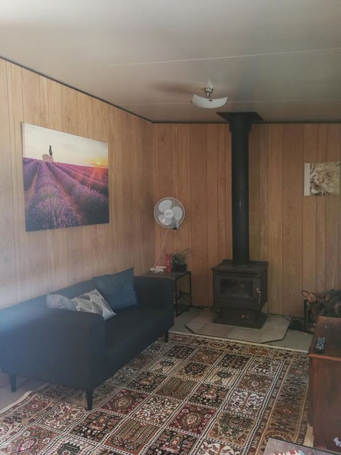 Hilltop Cottages - Accommodation Directory 16