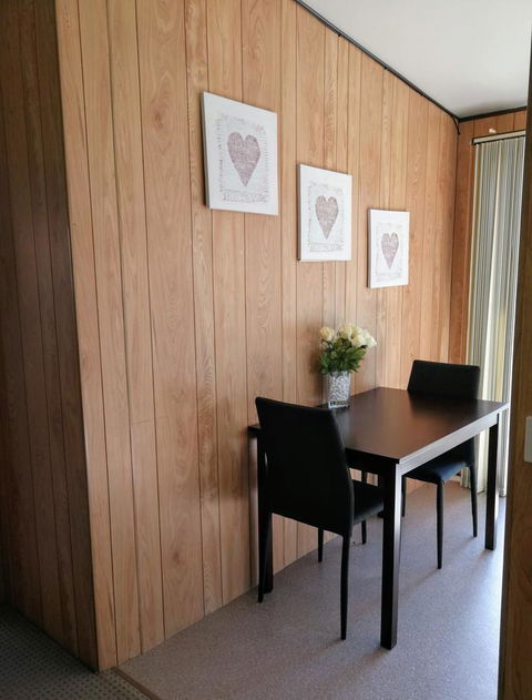 Hilltop Cottages - Accommodation Directory 17