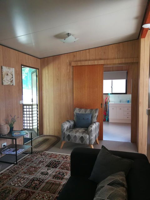Hilltop Cottages - Accommodation Directory 14