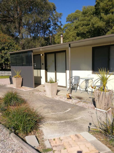 Hilltop Cottages - Accommodation Directory 13