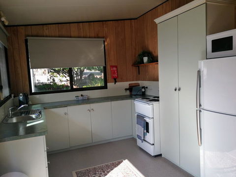 Hilltop Cottages - Accommodation Directory 11