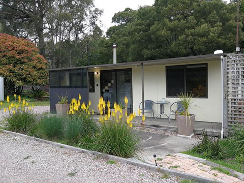 Hilltop Cottages - Accommodation Directory 10