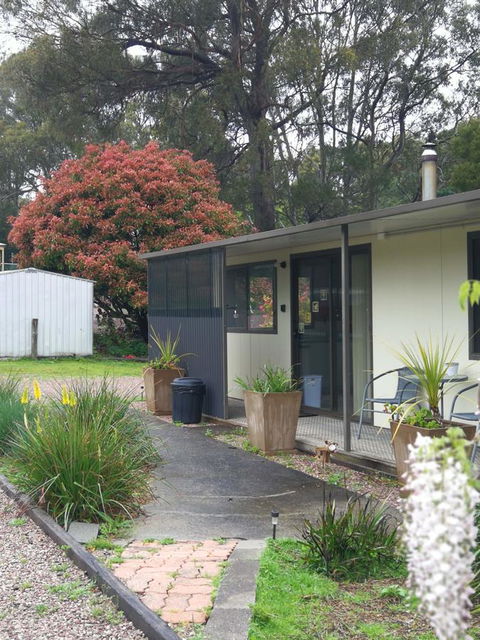 Hilltop Cottages - Accommodation Directory 15