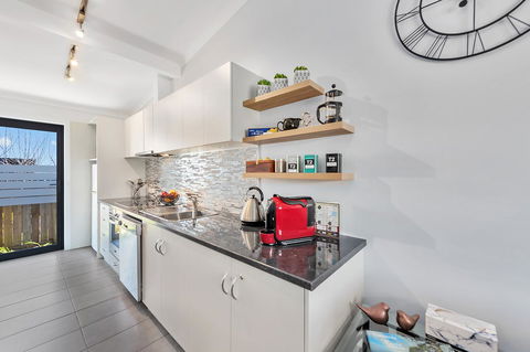 Hawley Beach Escape - Accommodation Directory 1