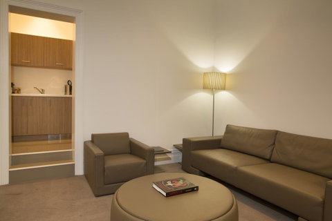 Ikon Hotel - Accommodation Directory 7