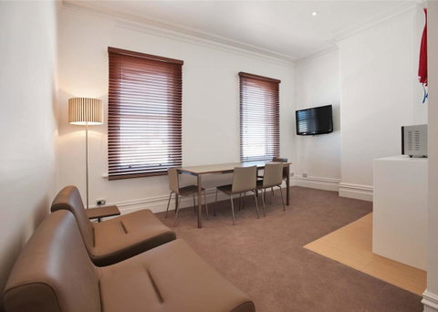 Ikon Hotel - Accommodation Directory 17