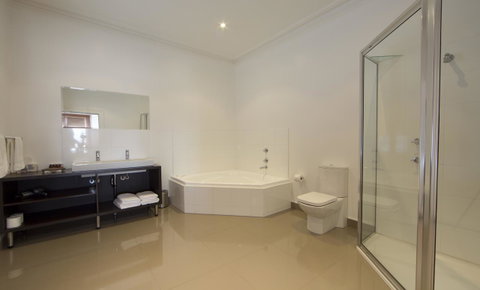 Ikon Hotel - Accommodation Directory 2