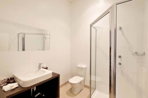 Ikon Hotel - Accommodation Directory 33