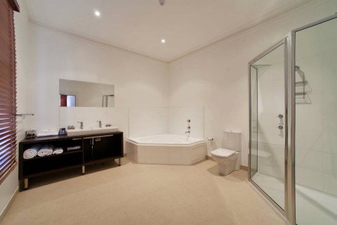 Ikon Hotel - Accommodation Directory 16