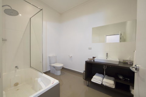 Ikon Hotel - Accommodation Directory 14