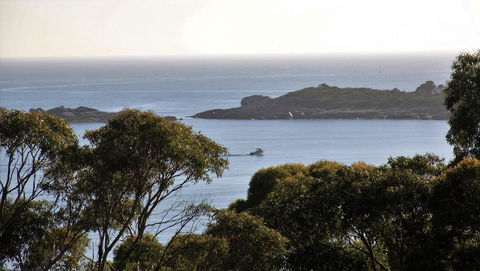 BAY OF FIRES SEACHANGE Ocean Frontage - Accommodation Directory 19