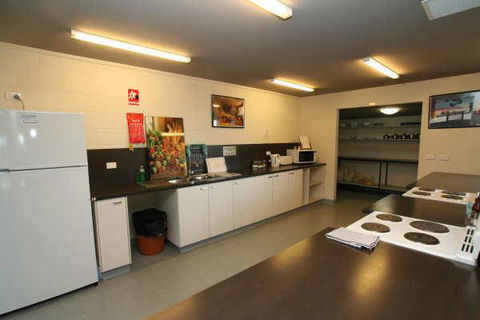 Swansea Backpacker Lodge - Accommodation Directory 13