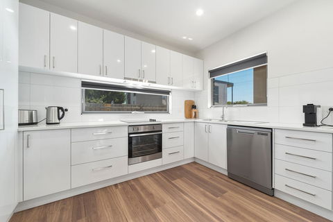 Rosewater Townhouses Dromana - Accommodation Directory 17